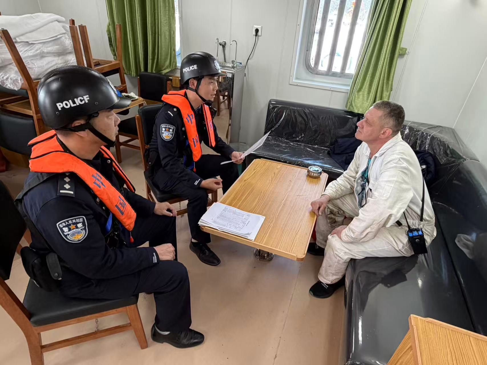 福州边检站高效保障福州马尾港新年首艘新造出口船舶高效通关